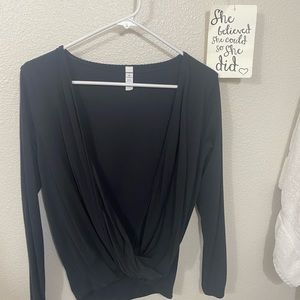 Lululemon top. Pullover. Excellent condition. Rarely worn.